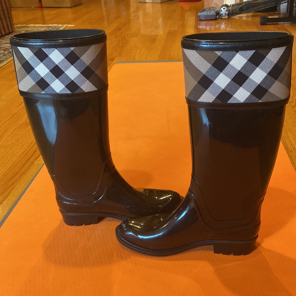 Burberry rain boots - Picture 11 of 11